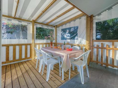 Camping De Brouel Ambon Exterior foto